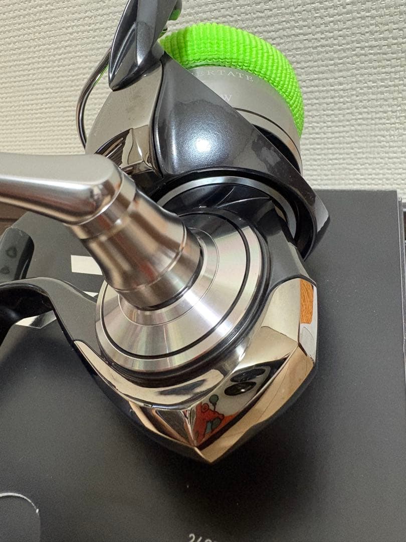 美品24セルテート SW 6000-H スピニングリール リブレノブ付