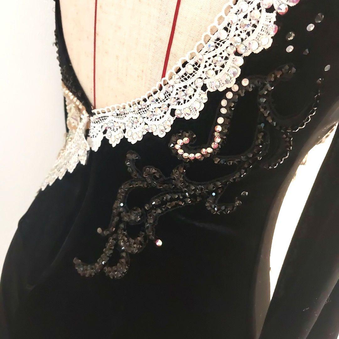 社交ダンス　ラテンダンス衣装　新品に近い綺麗な状態！　輝きます！　MーL