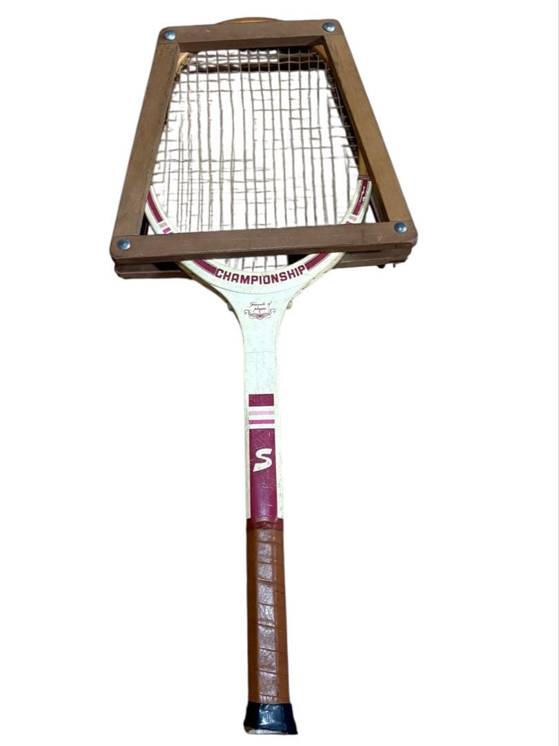 YONEX CHAMPIONSHIPS テニスラケット 希少　レトロモダン