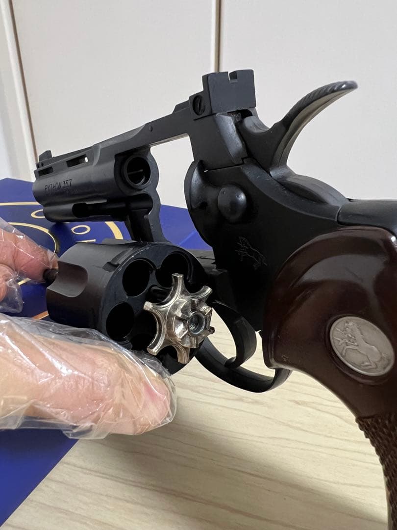 コクサイ製　パイソン357マグナム 樹脂製モデルガン