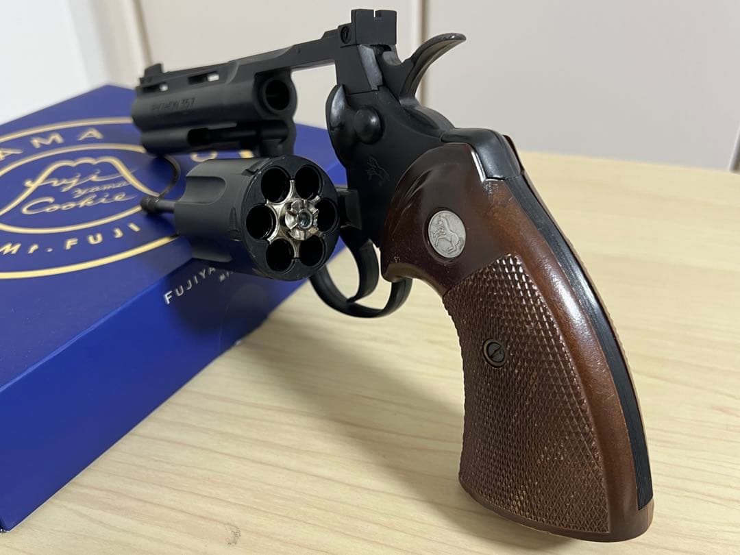 コクサイ製　パイソン357マグナム 樹脂製モデルガン