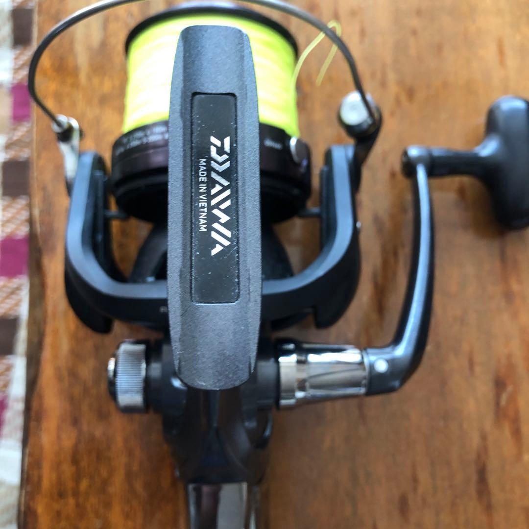 超美品Daiwa 17クロスキャスト4000 2機スピニングリール