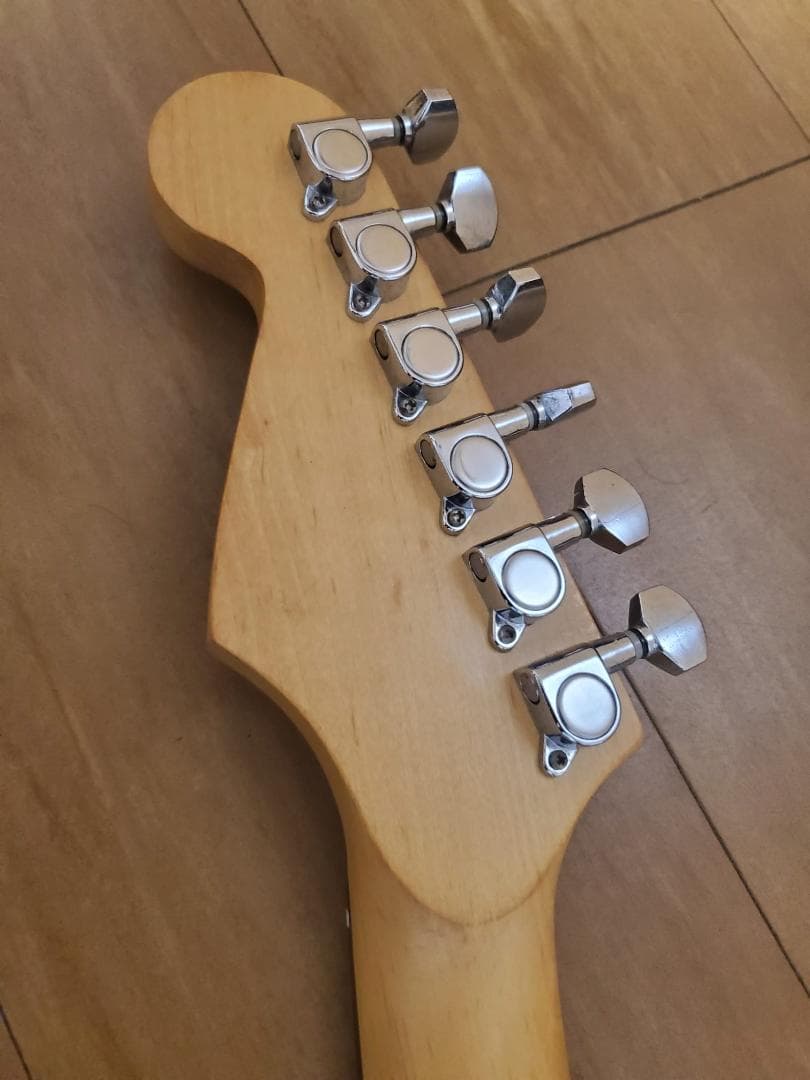 ギター VINTAGE ASSEMBLED GUITAR