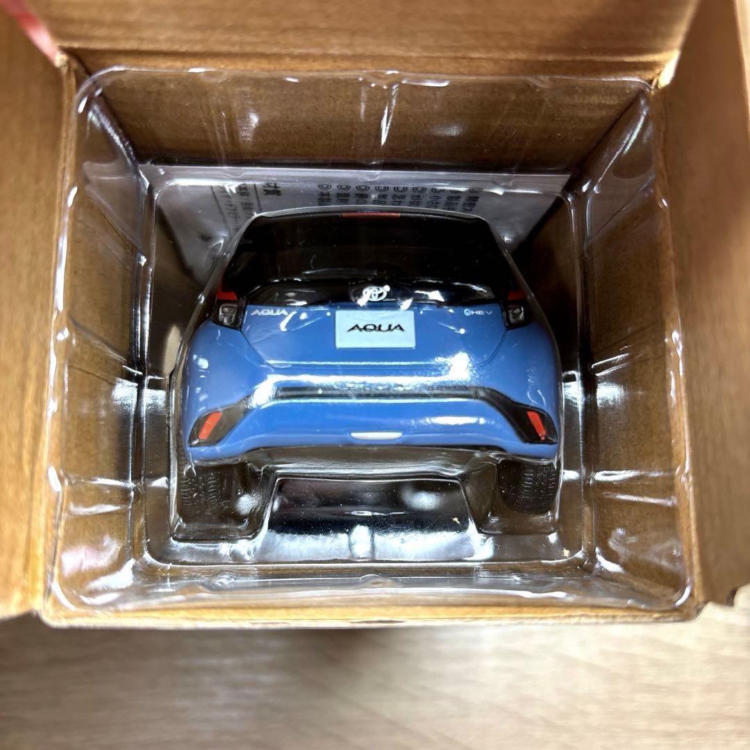 【新品】非売品 トヨタ 後期型 アクア 2トーン 1/30カラーサンプルミニカー