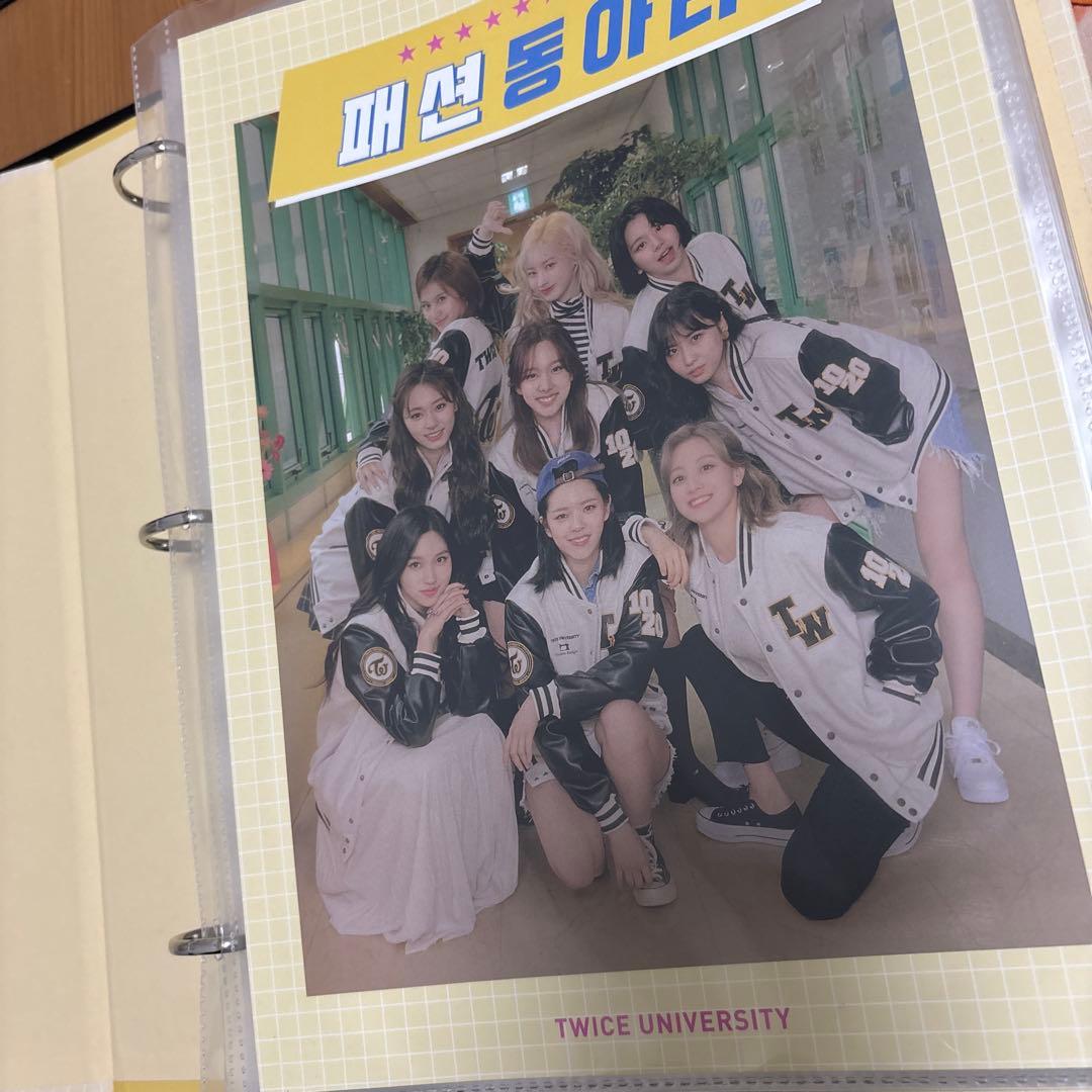 TWICE チェヨン　サイン入りチェキ　カードファイル　サナ　フォトカード