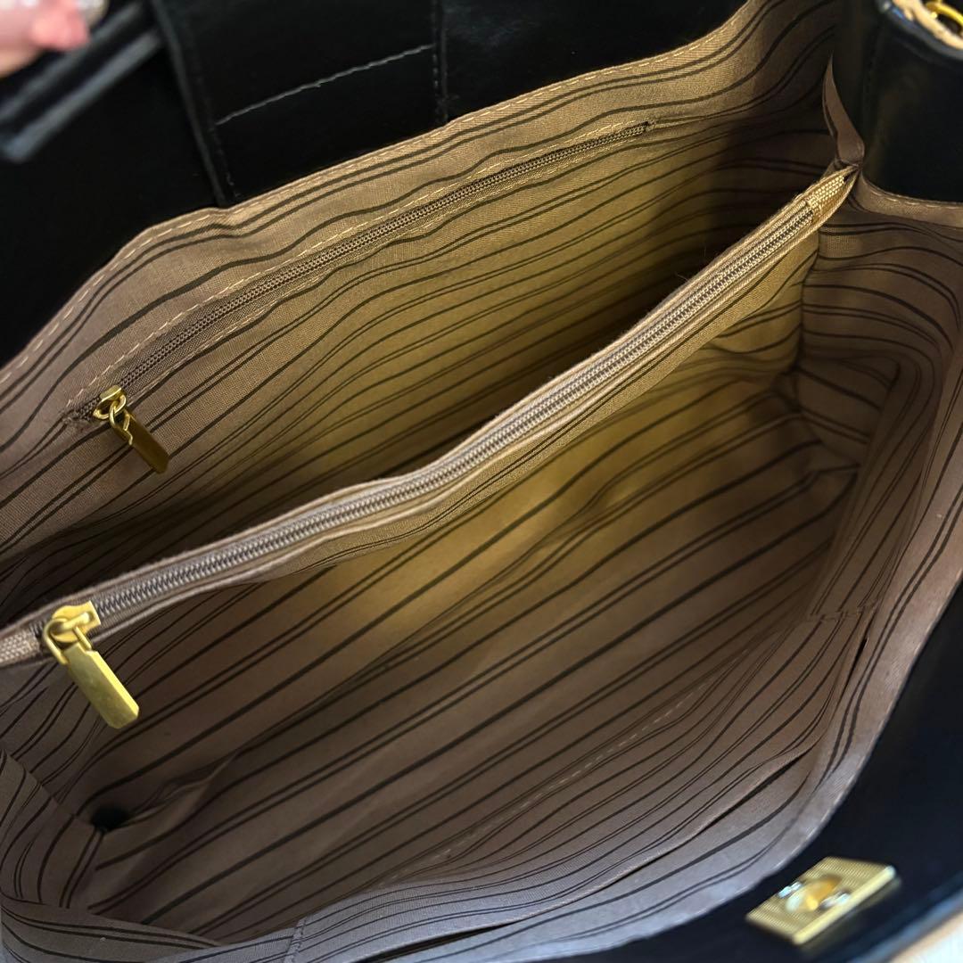 CHANEL ショルダーバッグ　バイカラー