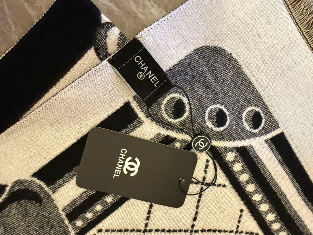 CHANEL シャネル　スカーフ　ストール　VIP gift エッフェル塔