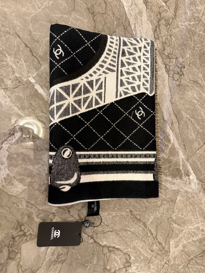 CHANEL シャネル　スカーフ　ストール　VIP gift エッフェル塔