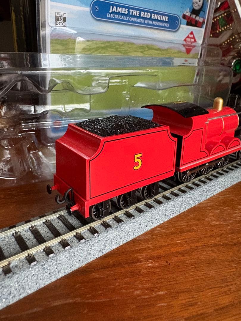 トーマス　hoゲージ ジェームス　bachmann