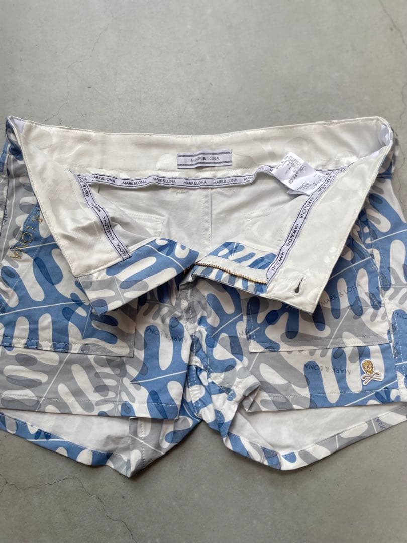 【美品】MARK&LONA マークアンドロナ 総柄ショートパンツ スカルワッペン