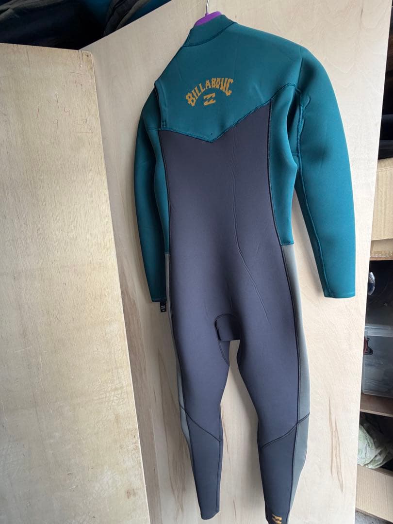 【新品未使用】ウェットスーツBILLABONG フルスーツ3ミリ/2ミリ