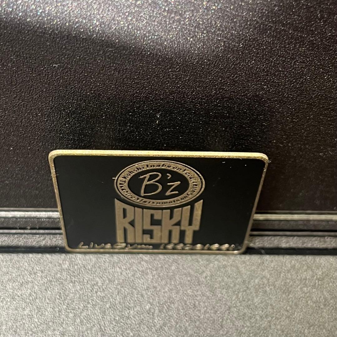 B'z RISKY ピンバッジ