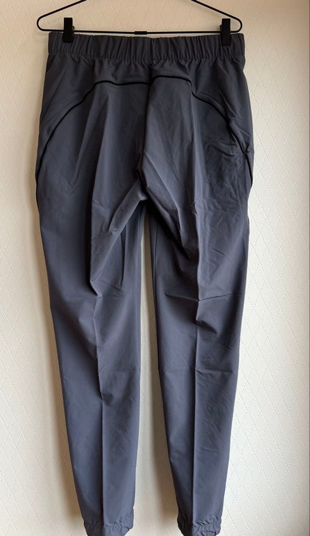on アクティブパンツ　レディース　ダーク　Sサイズ