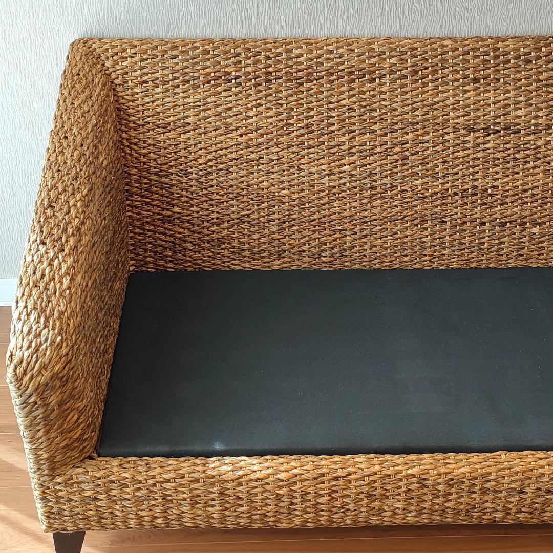 〈美品〉アジアン家具　パフォーマックス　３人掛けソファ　クッション付き