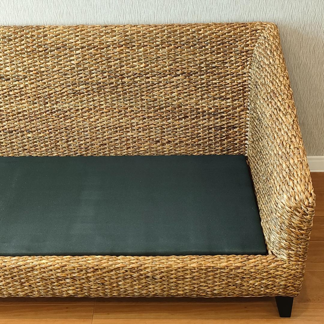 〈美品〉アジアン家具　パフォーマックス　３人掛けソファ　クッション付き