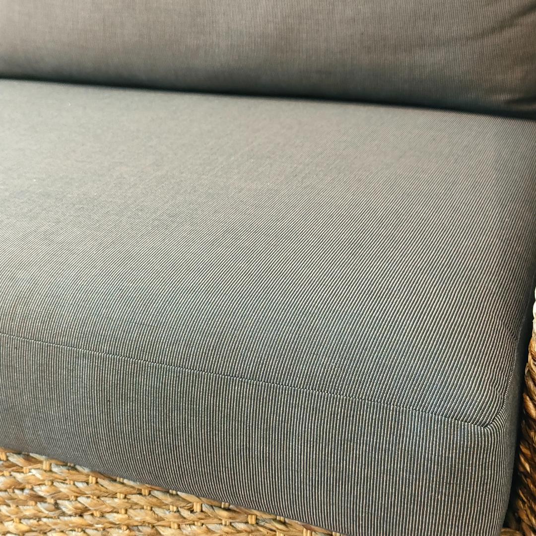 〈美品〉アジアン家具　パフォーマックス　３人掛けソファ　クッション付き