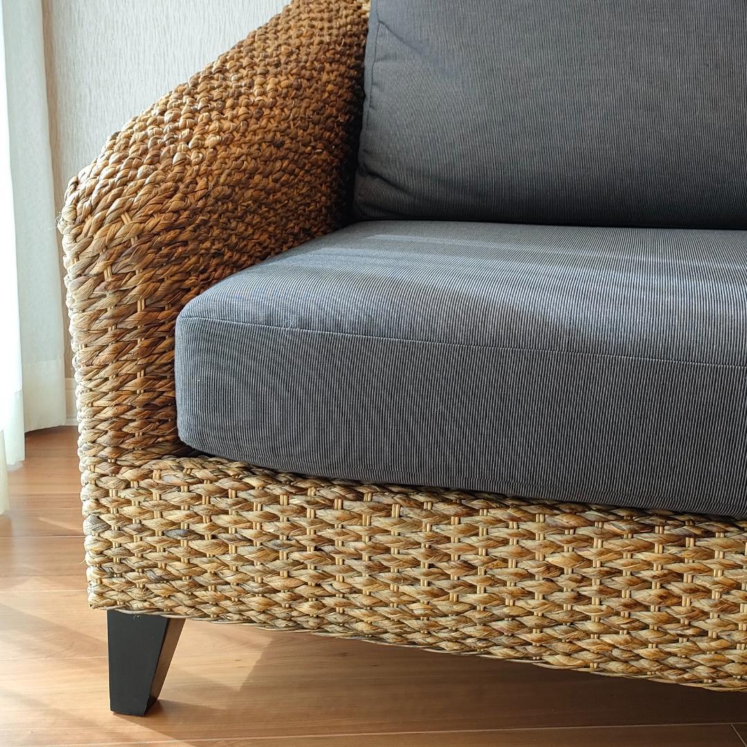 〈美品〉アジアン家具　パフォーマックス　３人掛けソファ　クッション付き