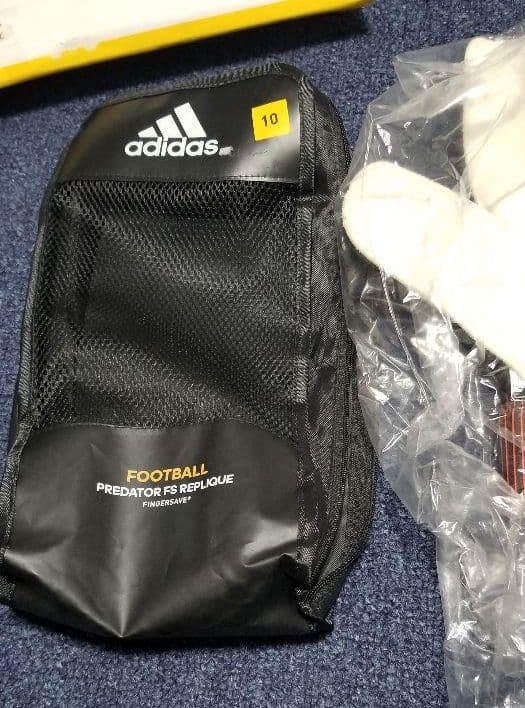 サッカー、ゴールキーパーグローブ、 プレデター フィンガーセーブ、 サイズ10