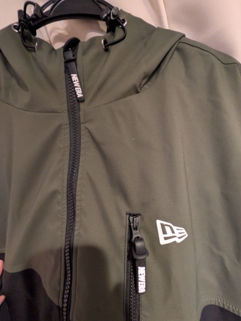 NEW ERA ニューエラ　スノージャケット ワードマークロゴ オリーブ