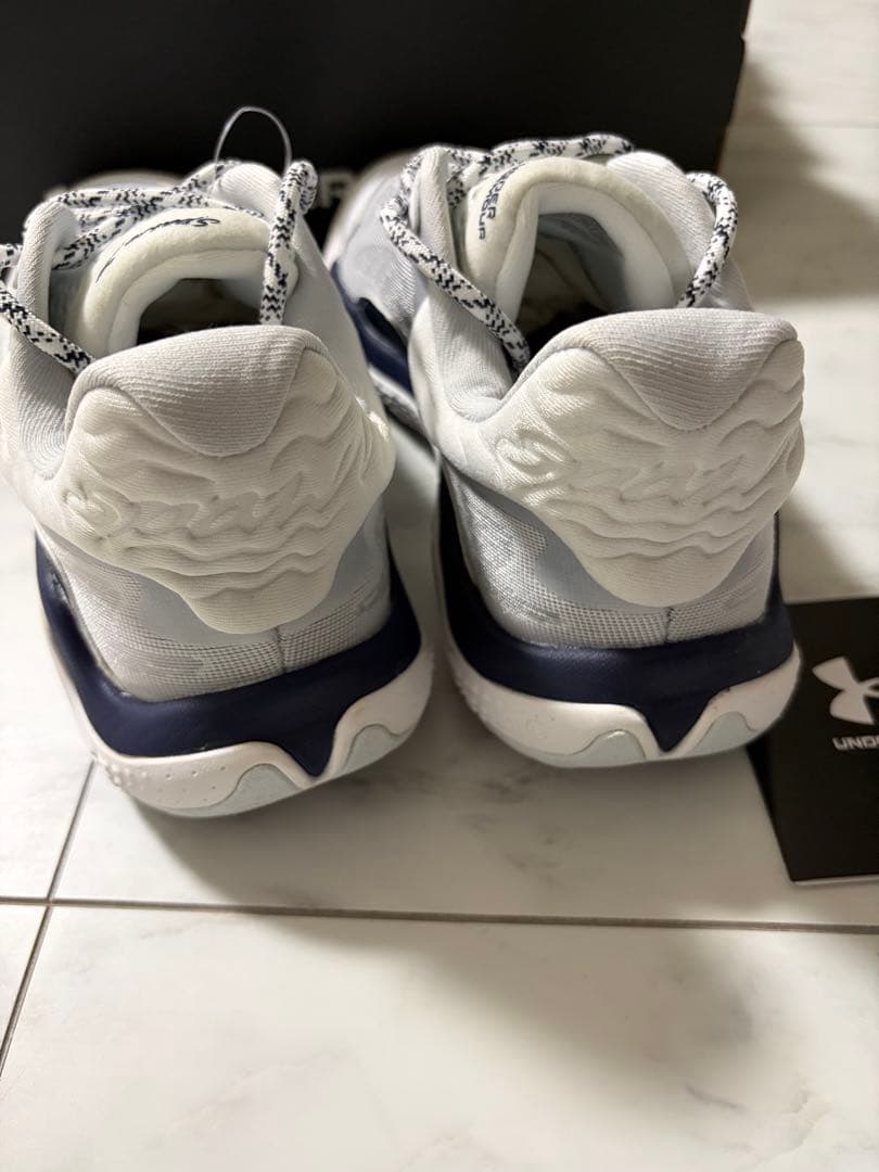 Under Armour UAスポーン7 25.5㎝