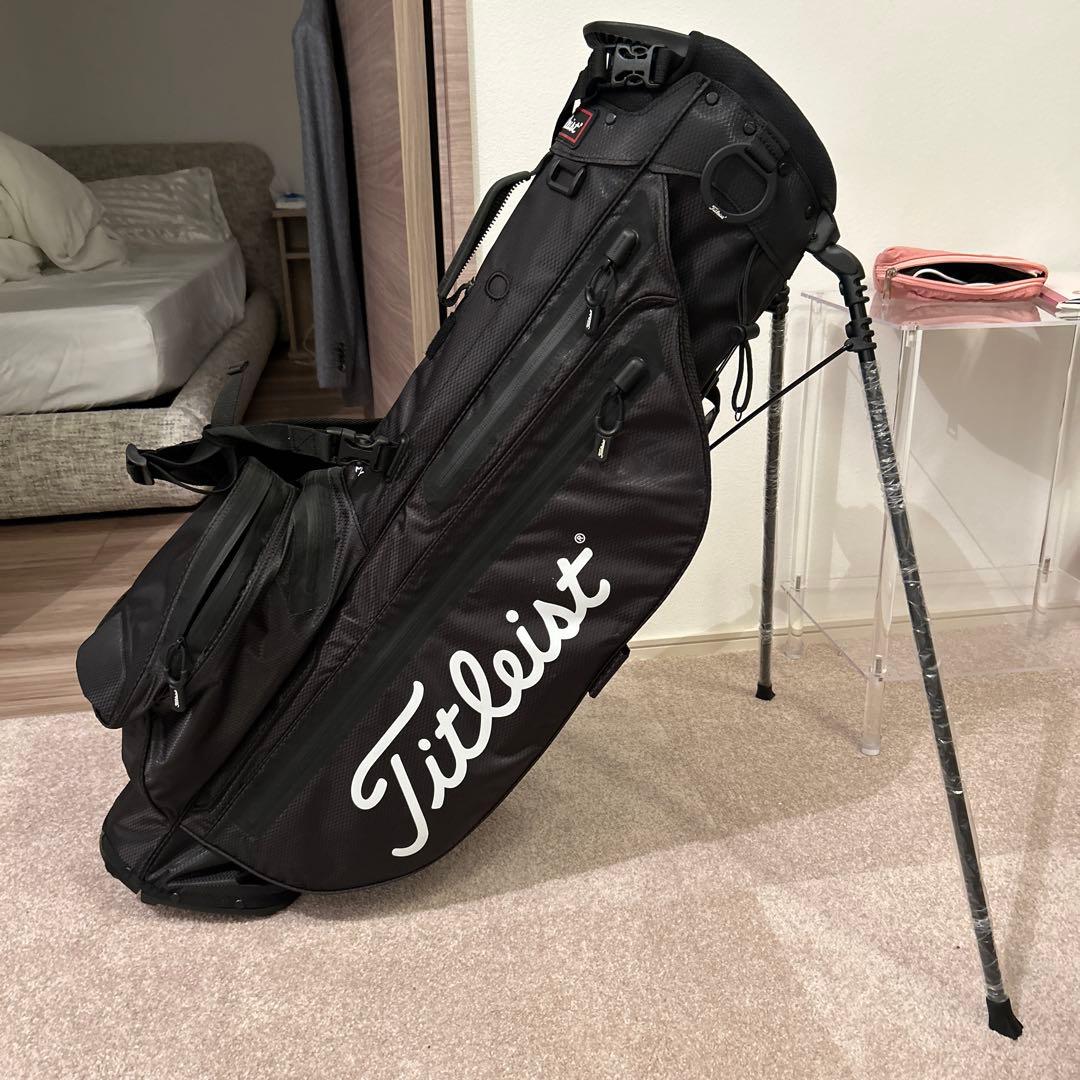 週末限定値引き中　Titleist ブラック スタンドバッグ