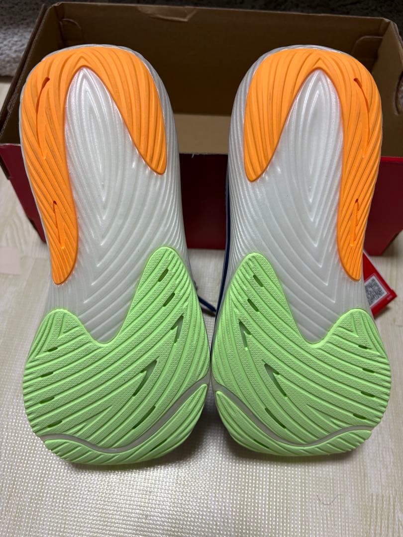 【新品未使用】New Balance FuelCell 23.5cm