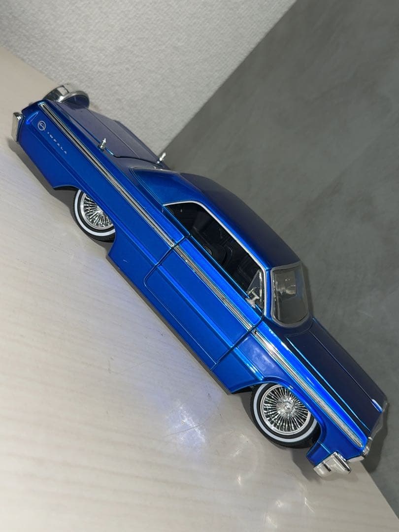 Jada 64' シボレー インパラ 1/24 ミニカー