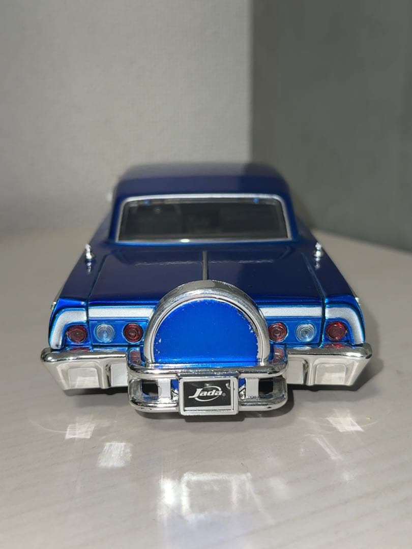 Jada 64' シボレー インパラ 1/24 ミニカー