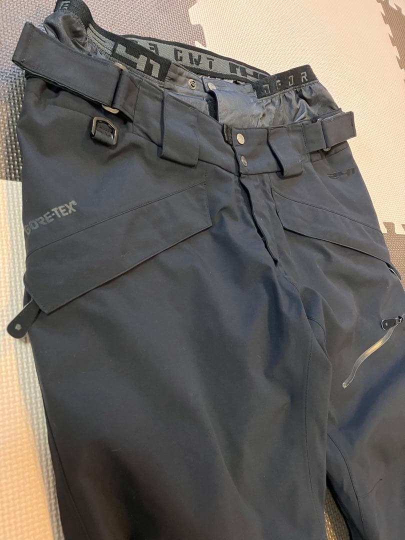 241 GORE-TEX ブラック スノーボードパンツ TWO FOR ONE
