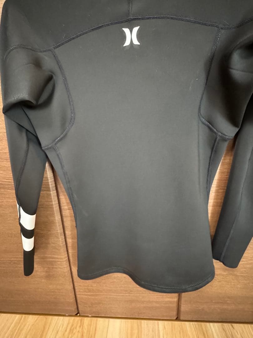Hurley ブラック 長袖 タッパー メンズMLサイズ