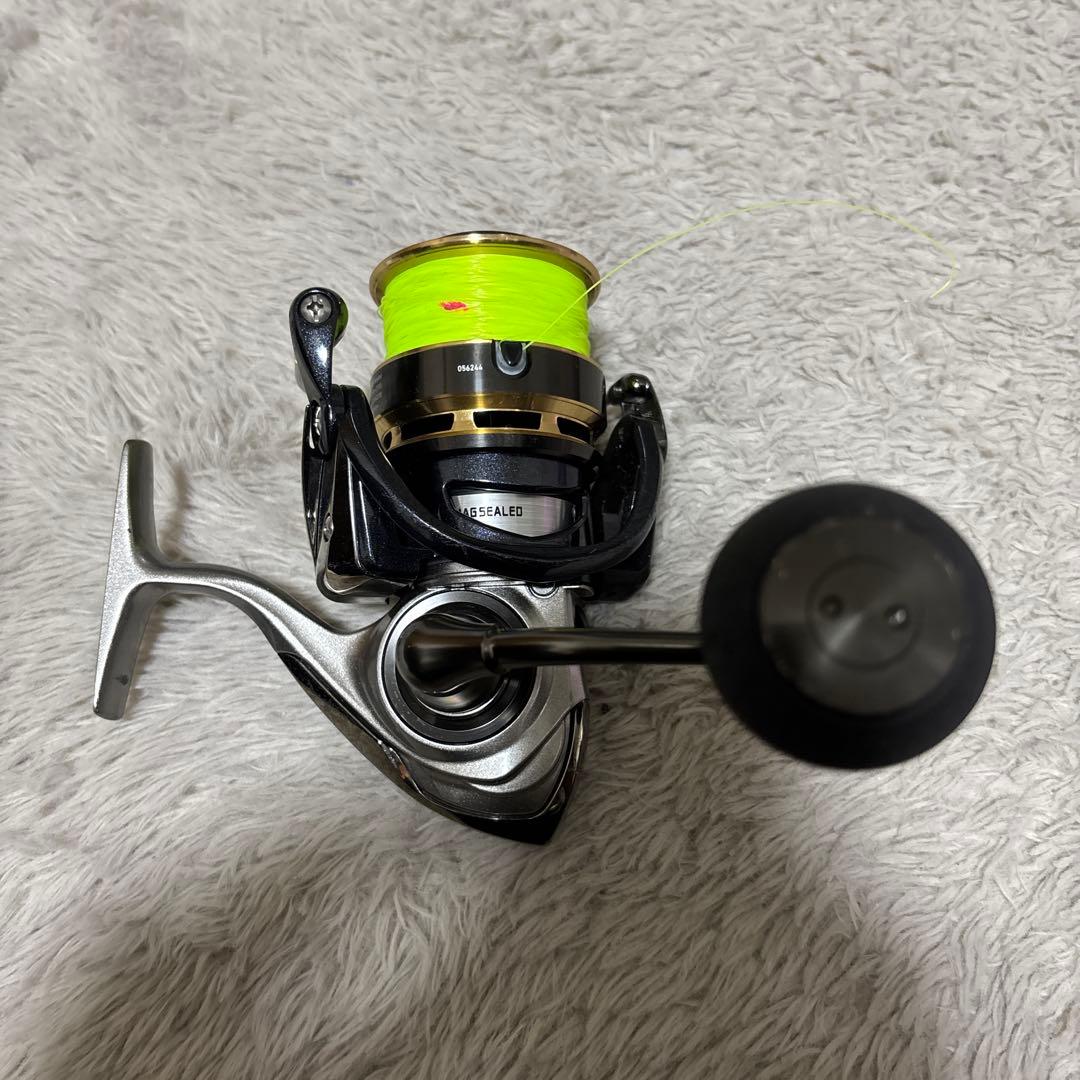 VADEL 4000 H スピニングリール
