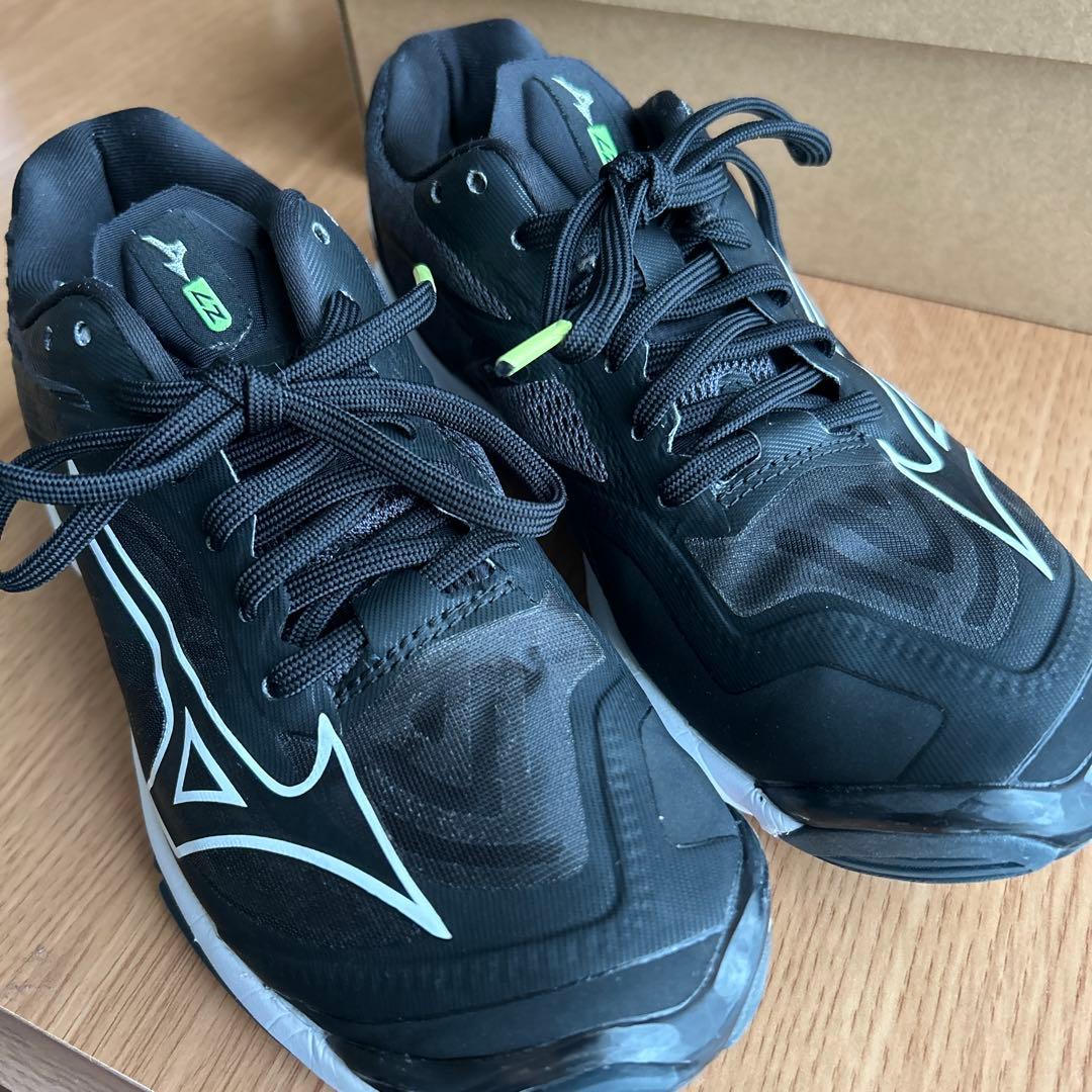 MIZUNO ウェーブライトニングZ7 ミズノ　バレーボールシューズ　23.5