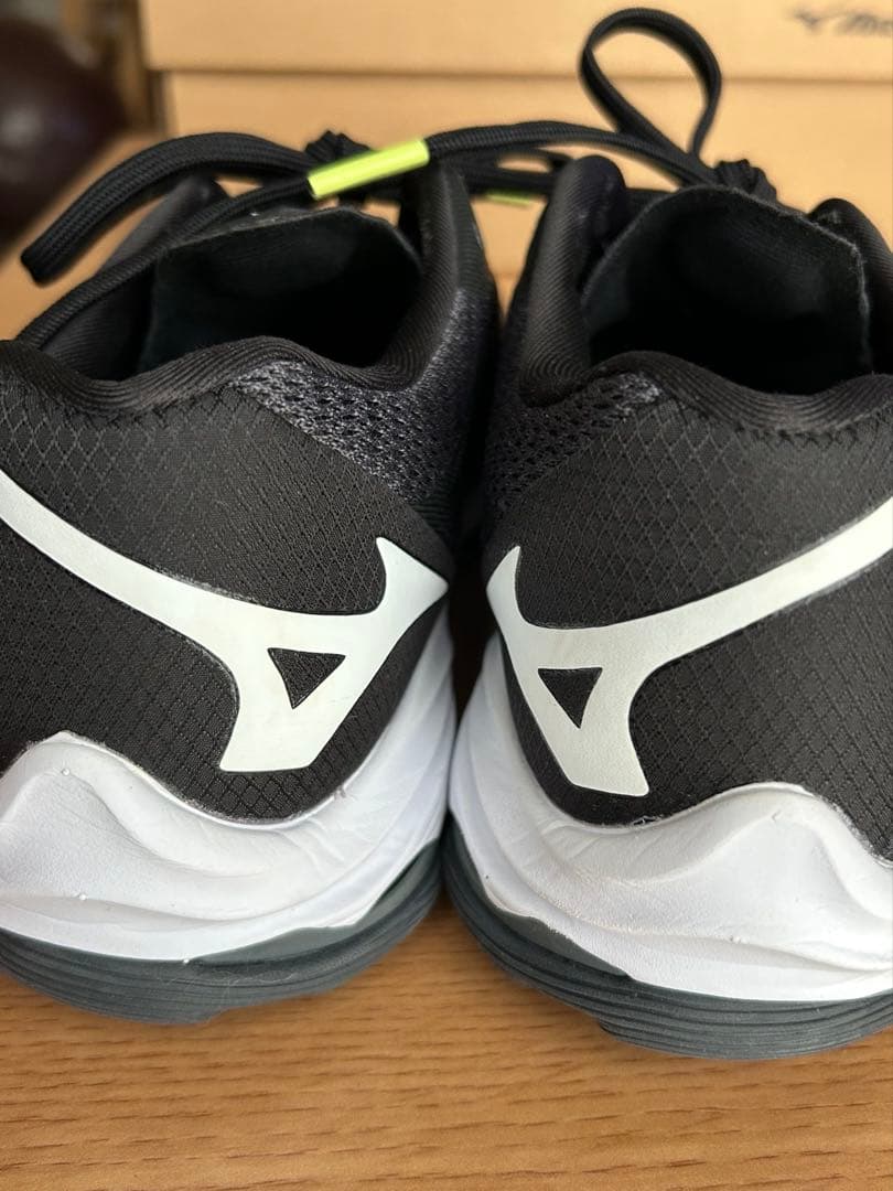 MIZUNO ウェーブライトニングZ7 ミズノ　バレーボールシューズ　23.5