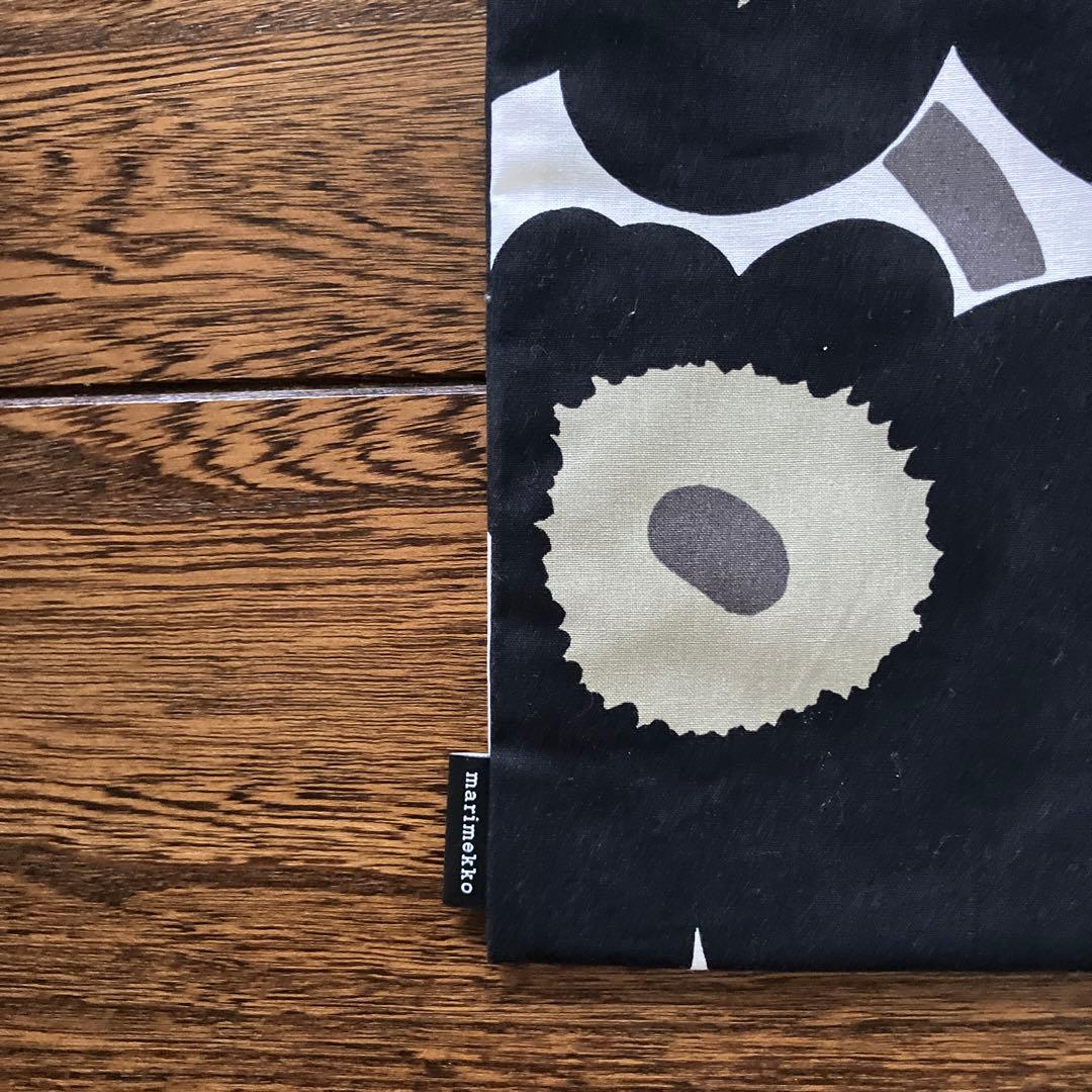 PIENI UNIKKO/50×50/クッションカバー ブラックXオリーブ