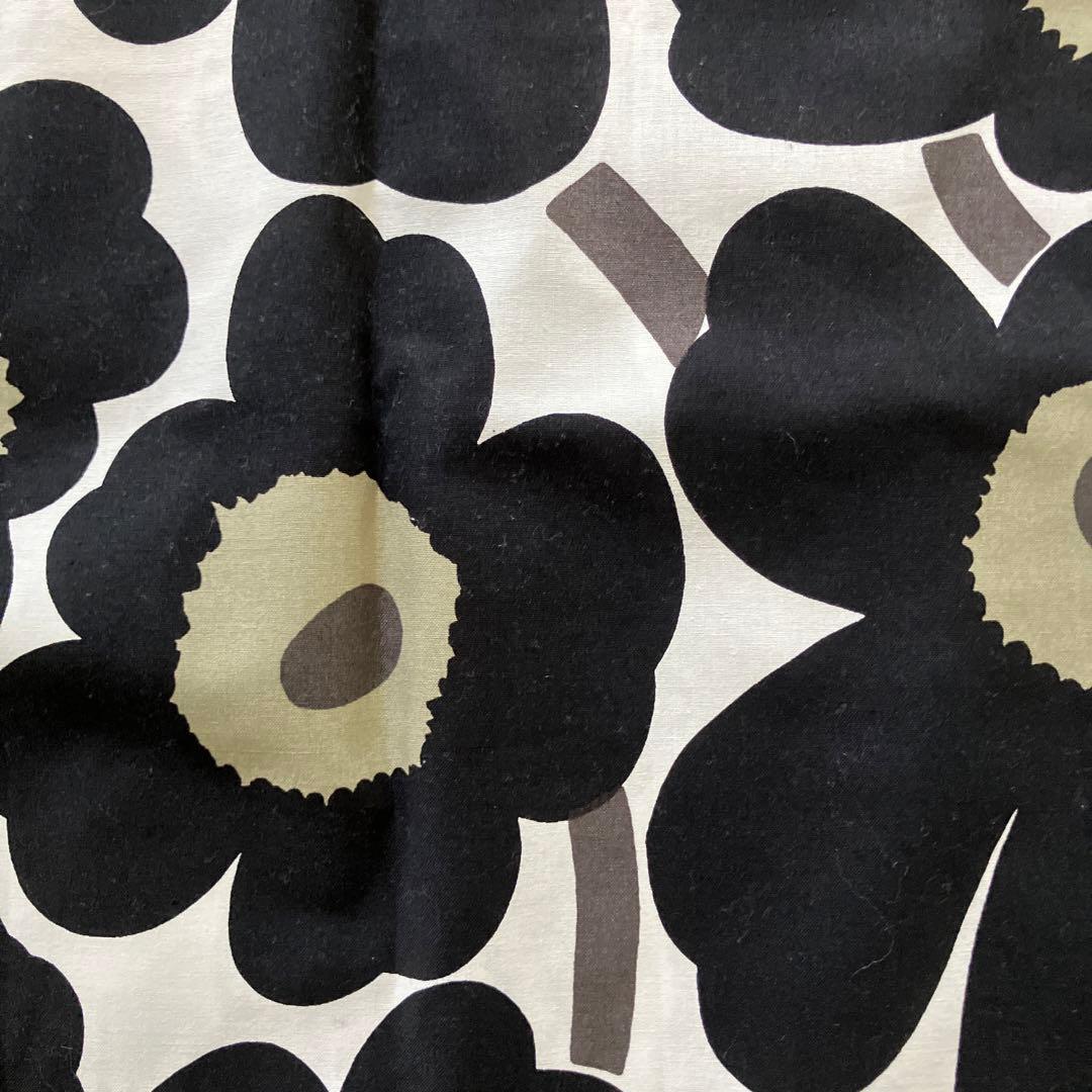 PIENI UNIKKO/50×50/クッションカバー ブラックXオリーブ