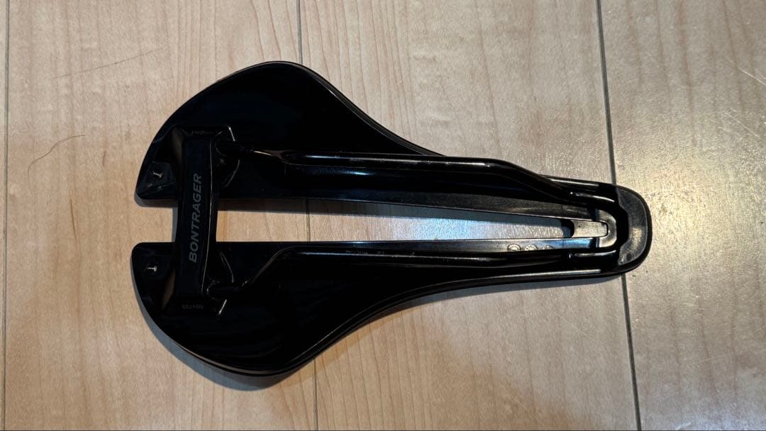 Bontrager AEOLUS COMP サドル　リアライトマウント付