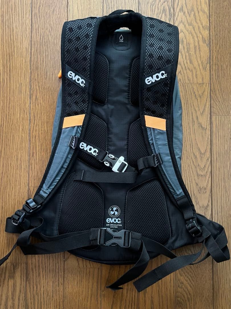 evoc cc6ℓTEAM バックパック　サイクル、トレラン