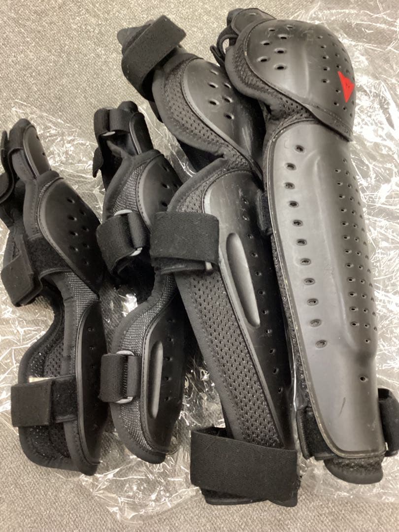 DAINESE KNEE& ELBOW GUARD Size:M 中古品