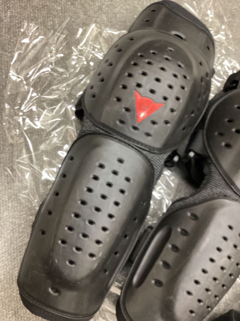 DAINESE KNEE& ELBOW GUARD Size:M 中古品