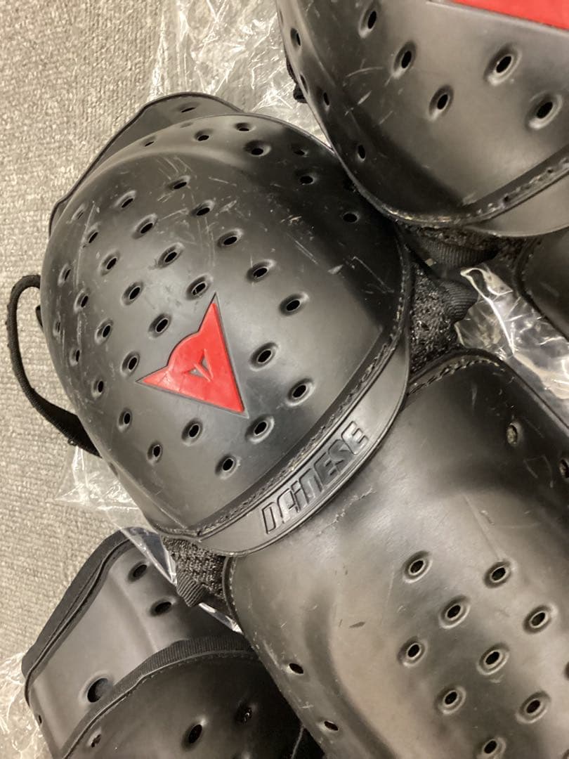DAINESE KNEE& ELBOW GUARD Size:M 中古品