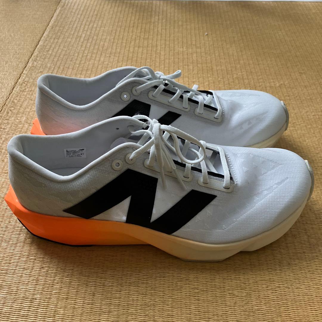 New Balance フューエルセル パルス 薄底 陸上トラック　25.5