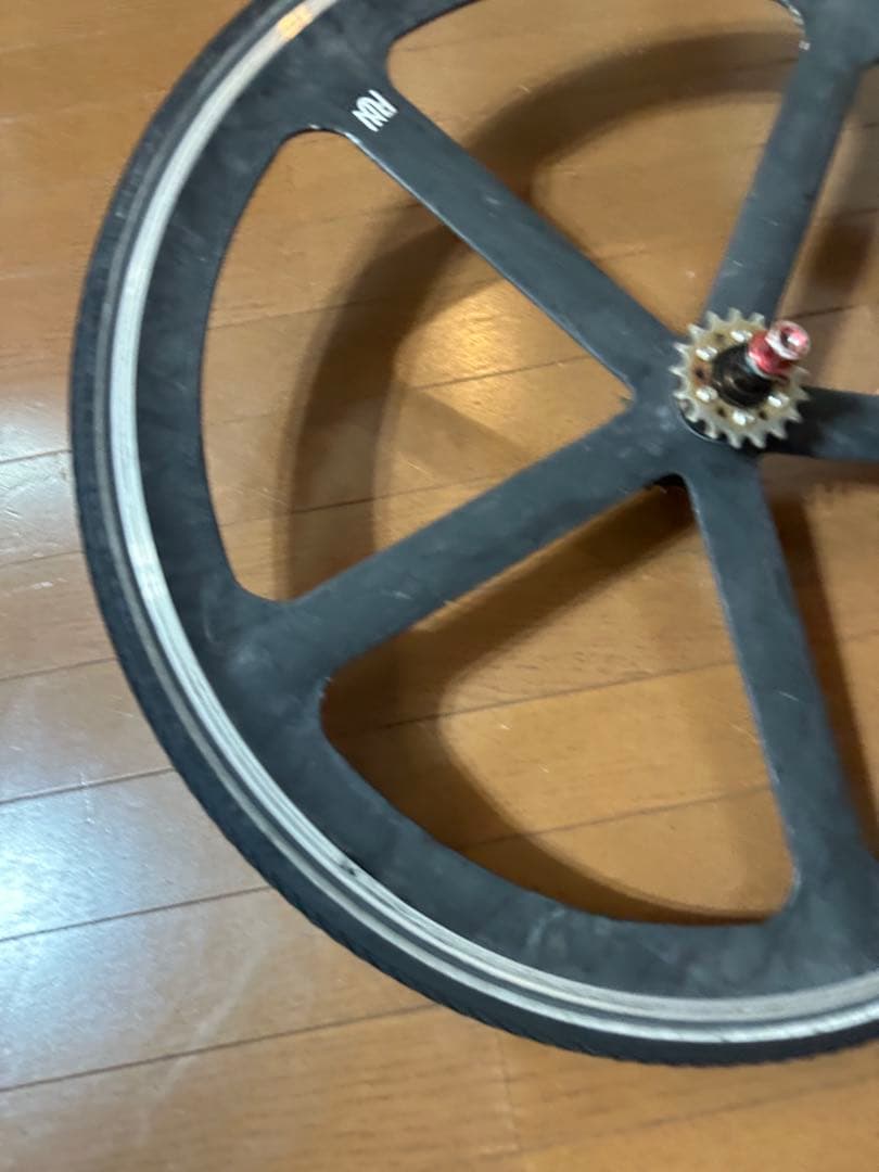 ピストバイク　バトンホイール
