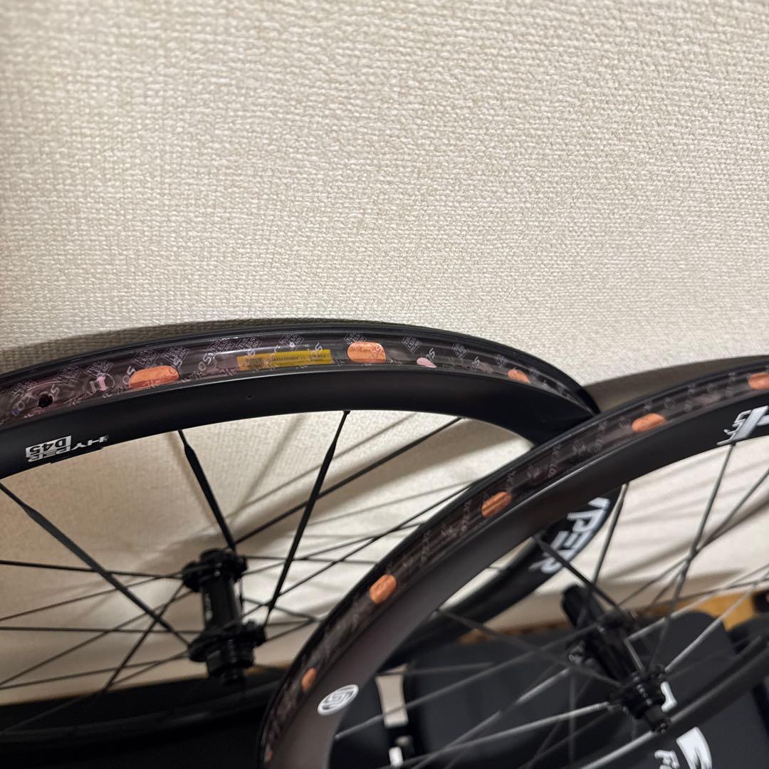 フジチカドウシル施工済 lun hyper 3.0 D45 カーボンホイール