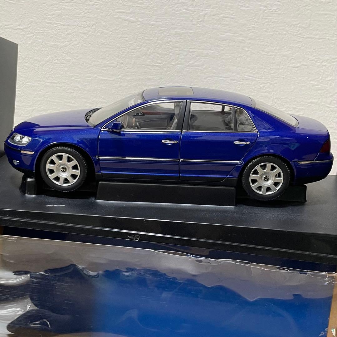 オートアートパフォーマンス 1/18 フォルクスワーゲン フェイトン ブルー