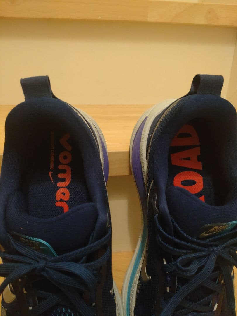 Nike Zoom Vomero ネイビー/パープル