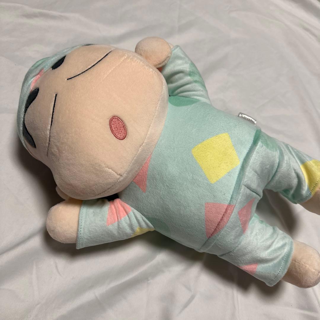 デッド　クレヨンしんちゃん おやすみクッション　ぬいぐるみ 抱き枕 パジャマ