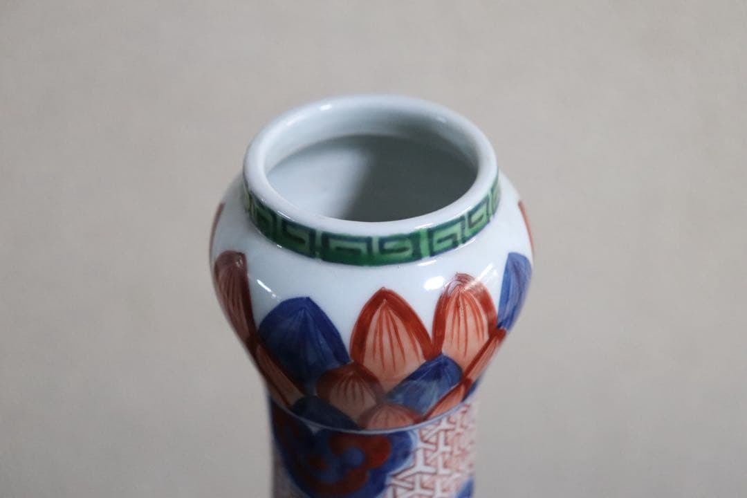 中国　色絵　瓶　大明嘉靖年製銘　高さ約33cm 送料込み269324