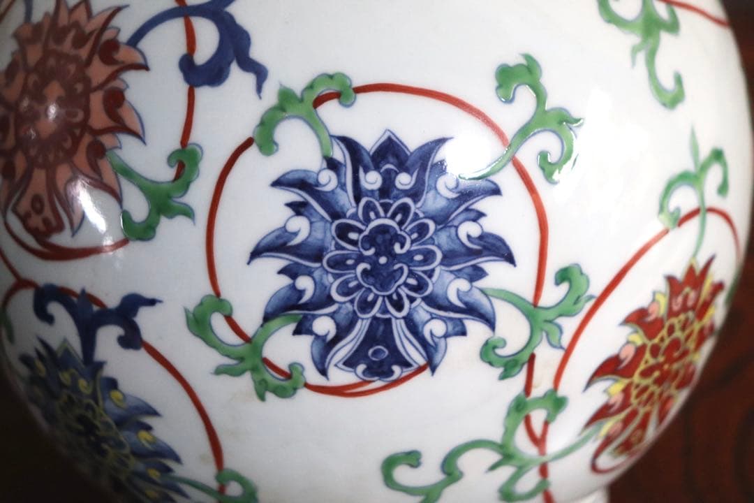 中国　色絵　瓶　大明嘉靖年製銘　高さ約33cm 送料込み269324