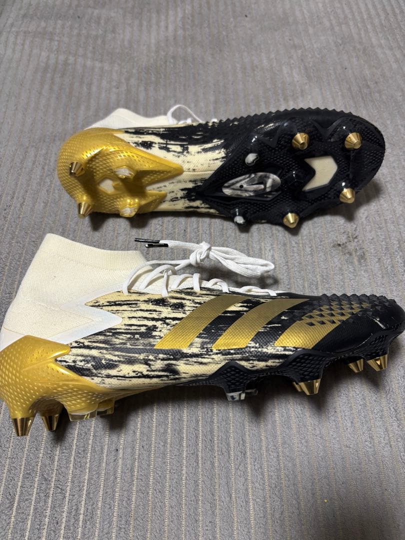 サッカースパイク　アディダスプレデターSG
