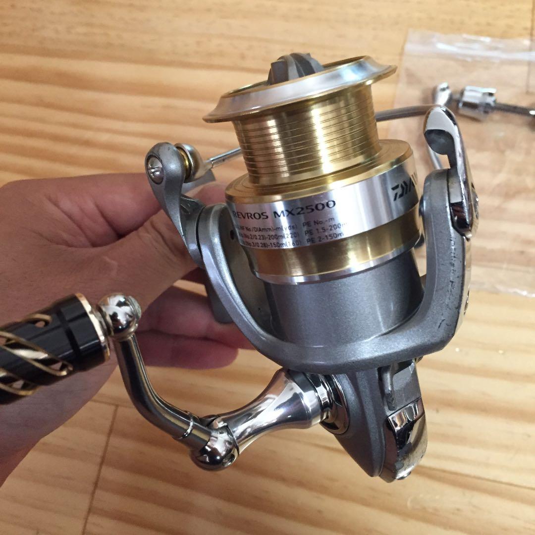 ダイワ  Daiwa レブロスMX2500  ハンドル2つ